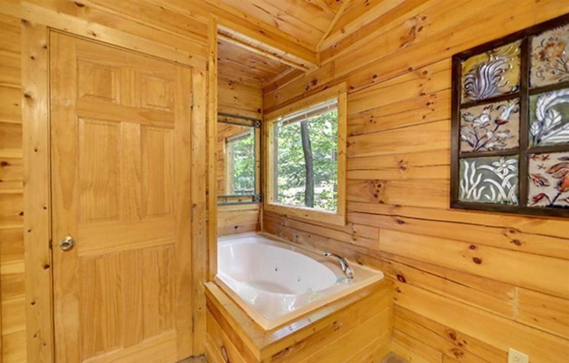 Creekside Paradise Found! One-Bedroom Mountain Cabin In Pigeon Forge Sevierville Bagian luar foto